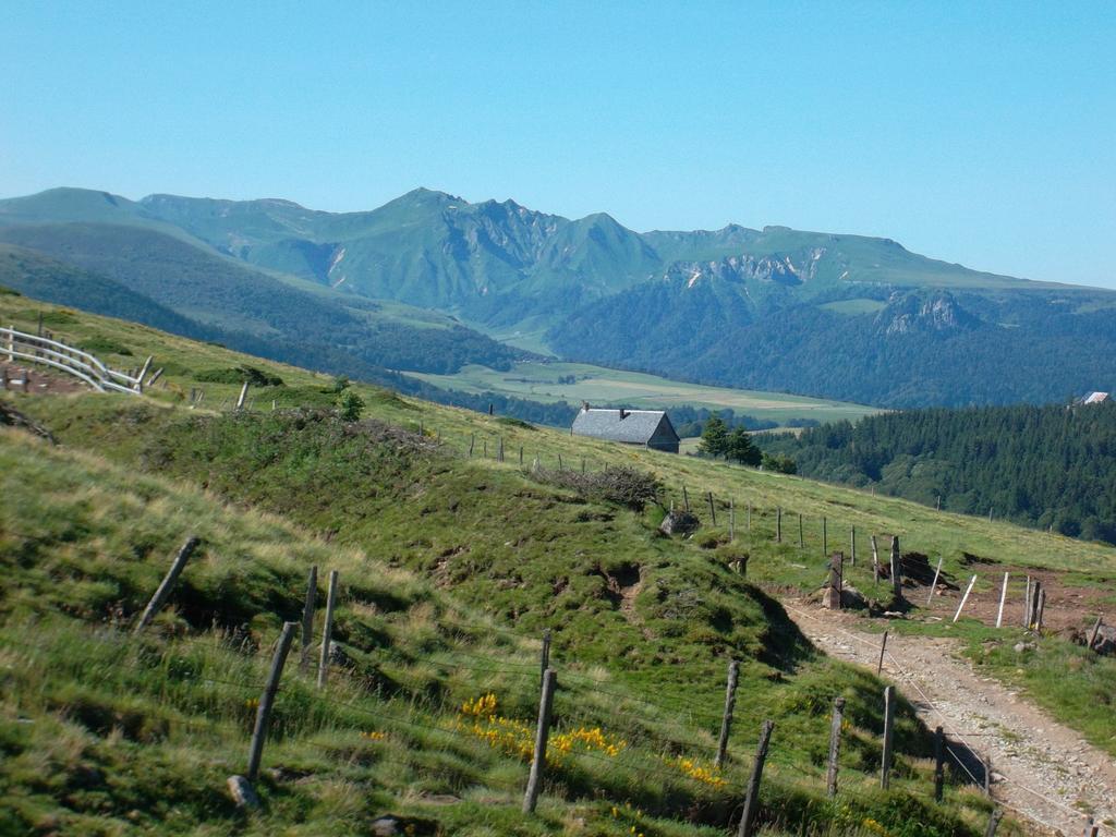 ホテル Vvf Correze Pays D'Eygurande エクステリア 写真